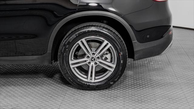 Vehicle image 14 of 35