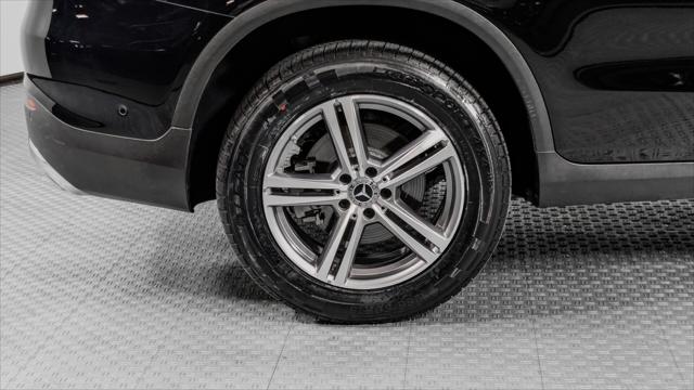 Vehicle image 11 of 35