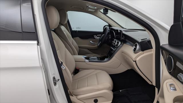 Vehicle image 14 of 31