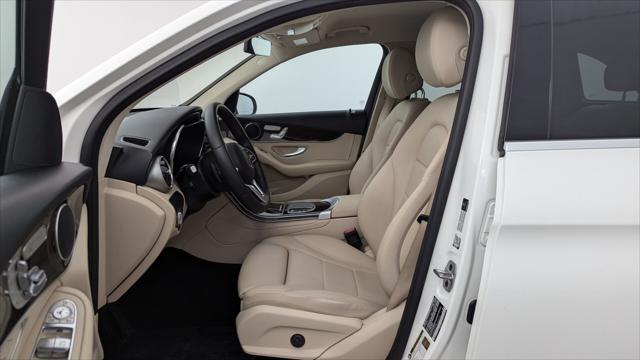 Vehicle image 16 of 31