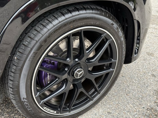 Vehicle image 10 of 35