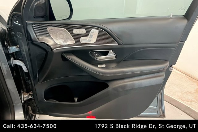 Vehicle image 23 of 25