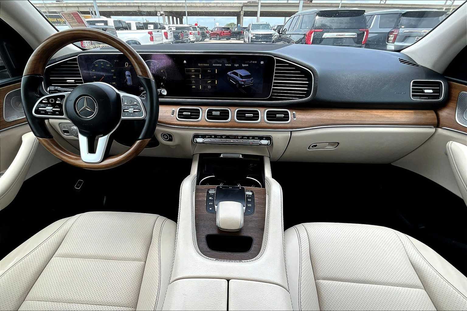 Vehicle image 15 of 36