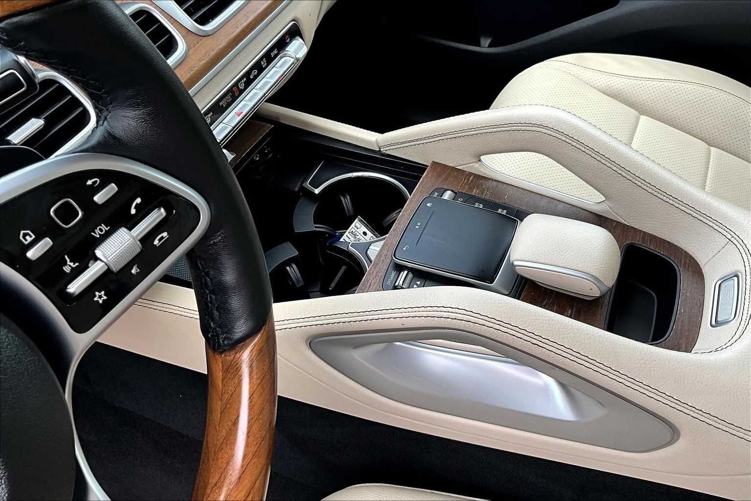 Vehicle image 22 of 36