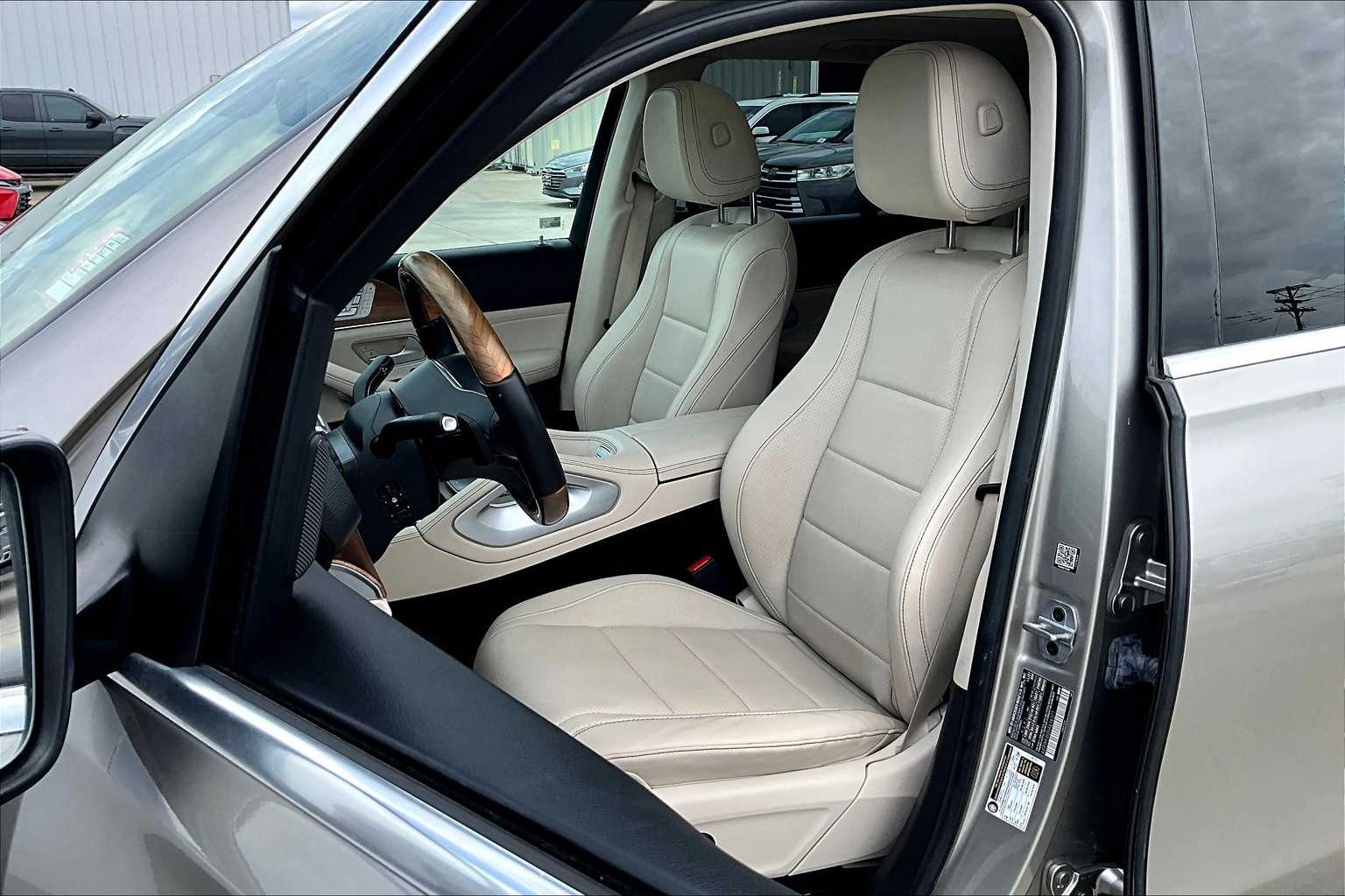 Vehicle image 13 of 36