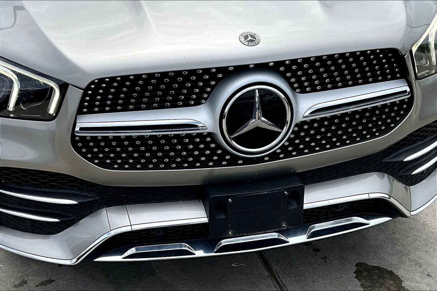 Vehicle image 34 of 36