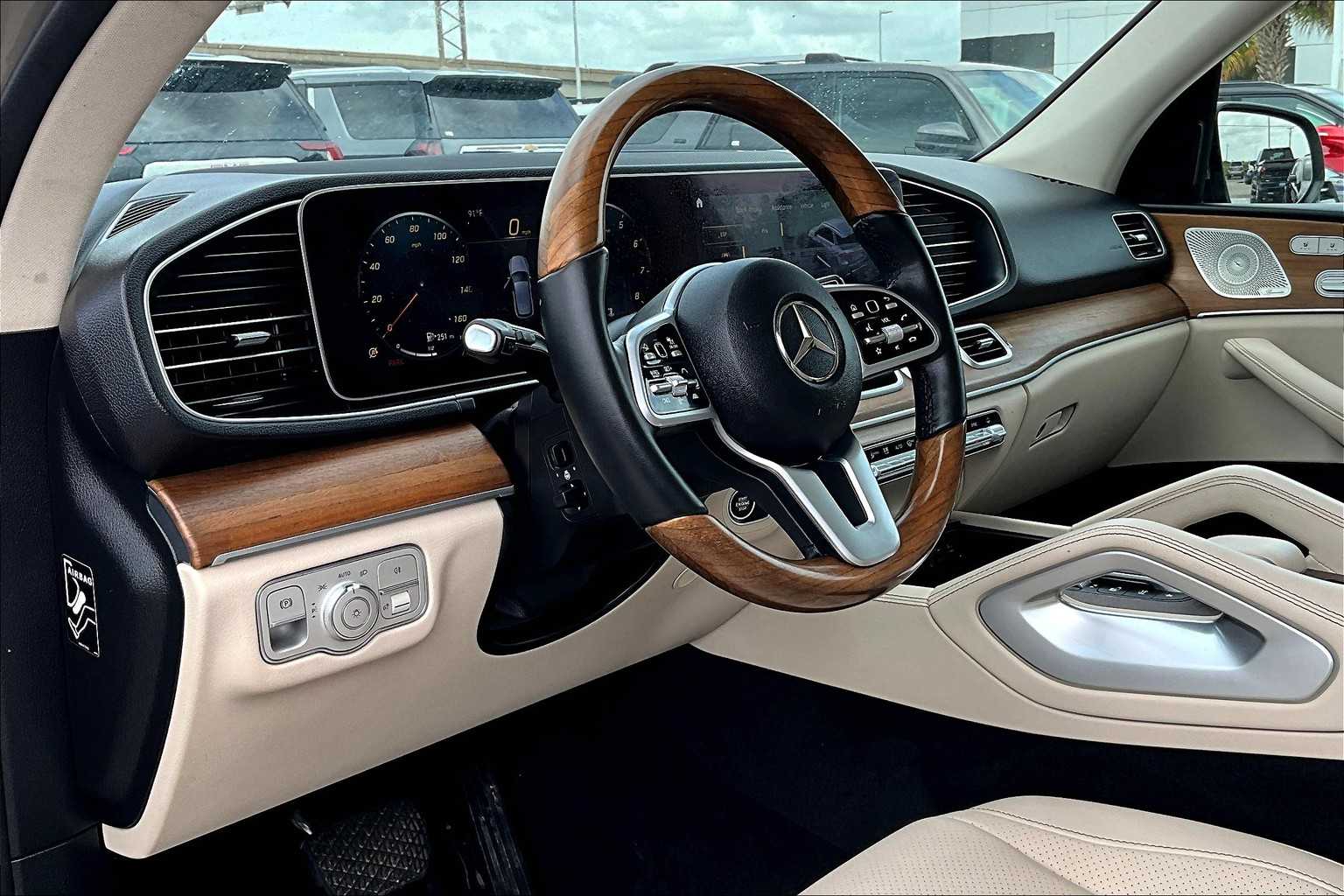 Vehicle image 14 of 36