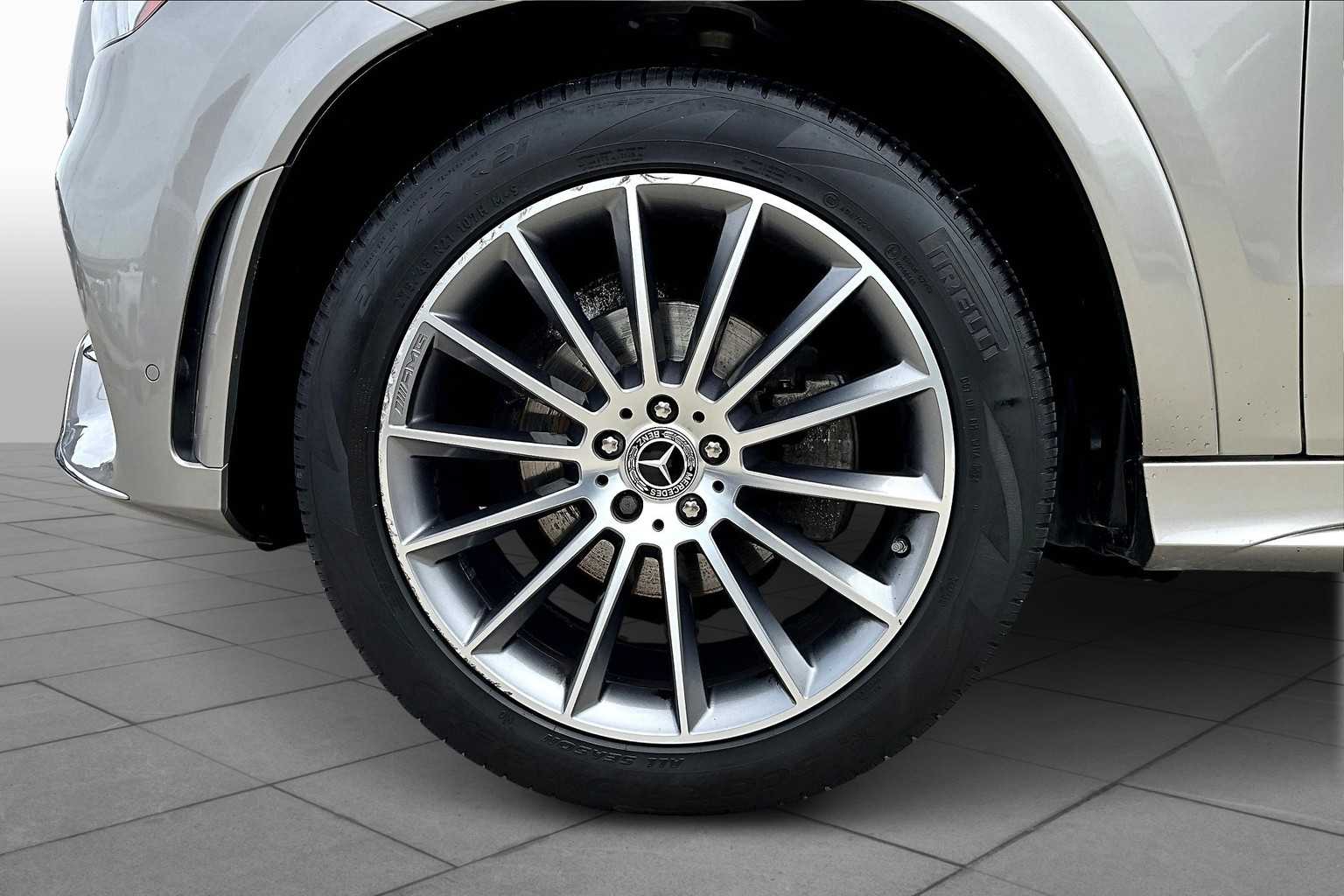Vehicle image 9 of 36