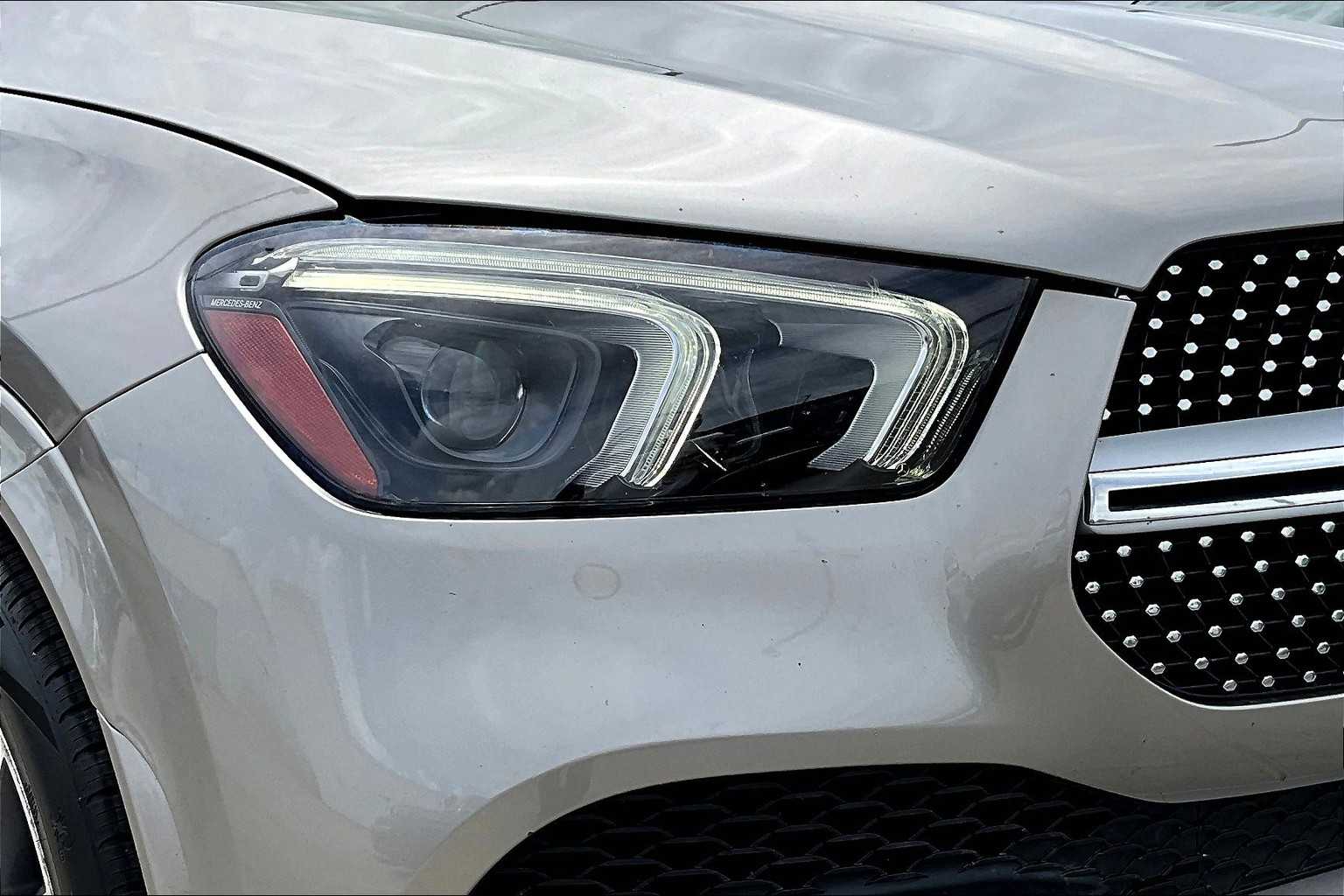 Vehicle image 30 of 36