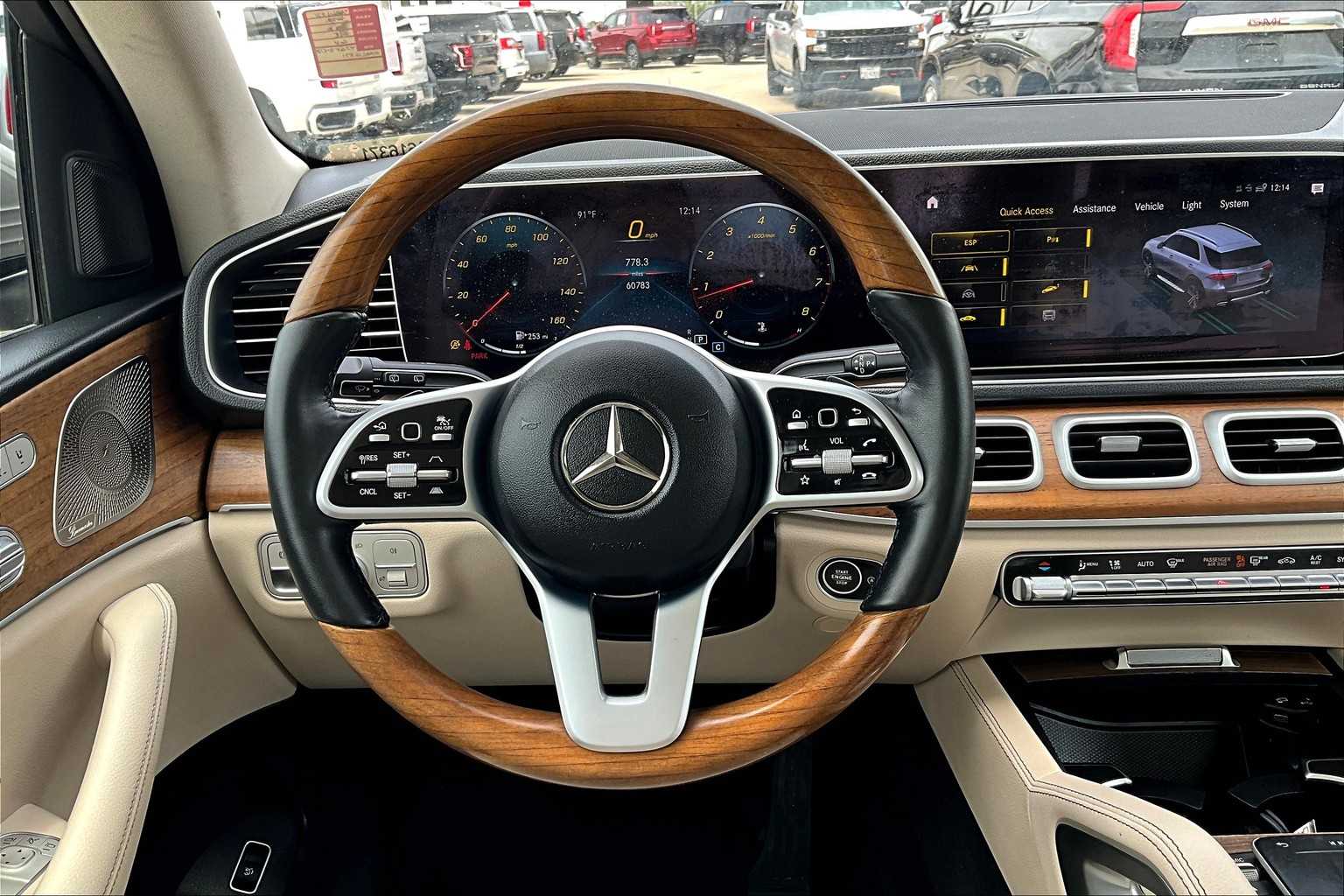 Vehicle image 18 of 36
