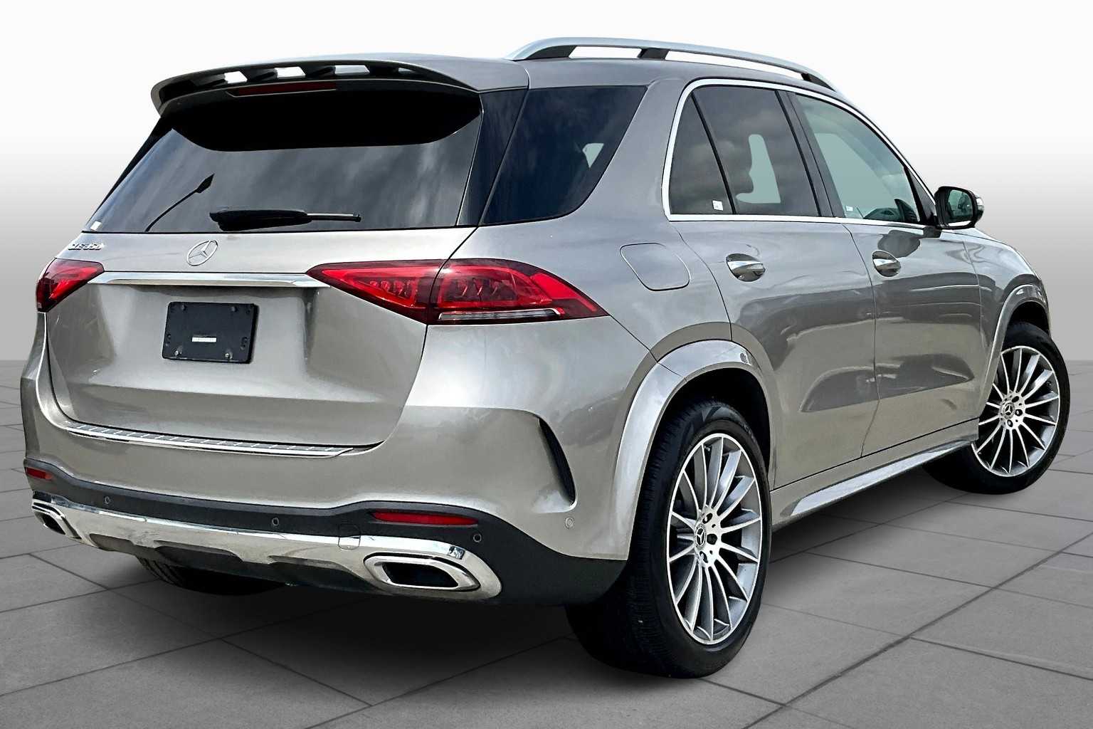 Vehicle image 4 of 36