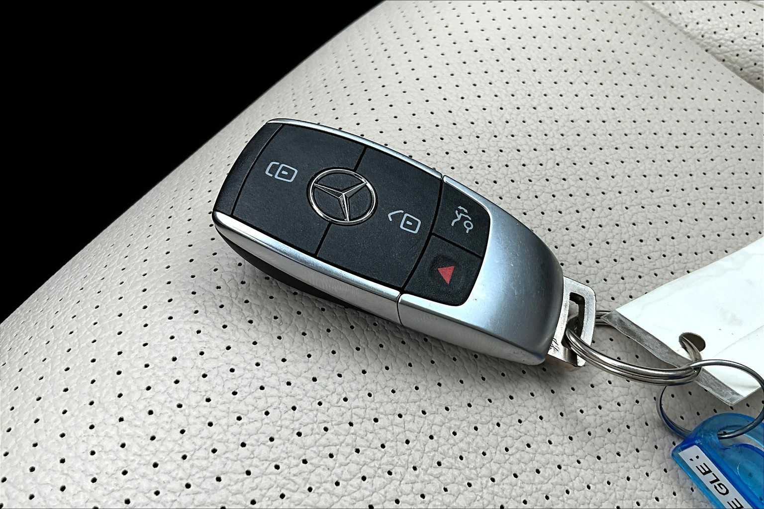 Vehicle image 26 of 36