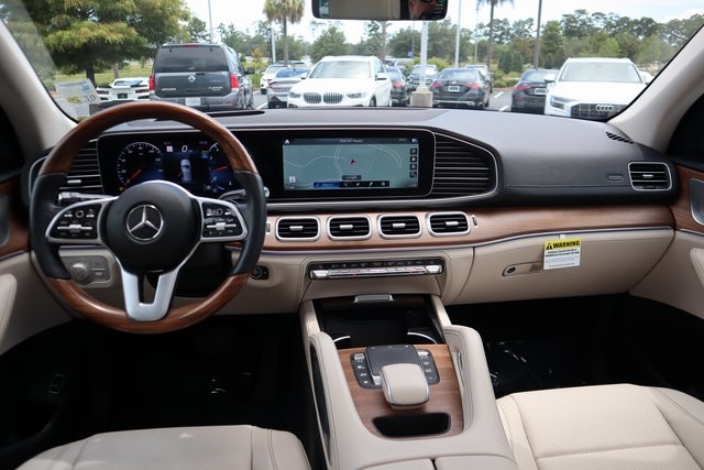 Vehicle image 13 of 28