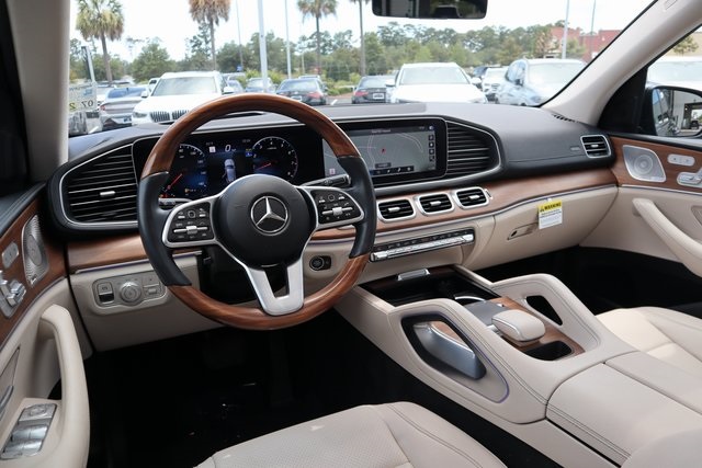 Vehicle image 14 of 28