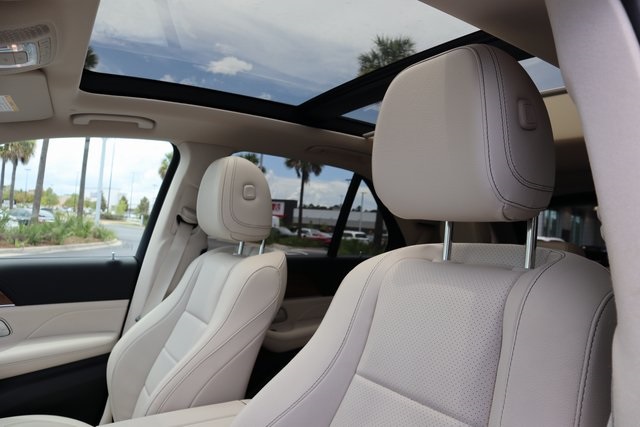 Vehicle image 12 of 28