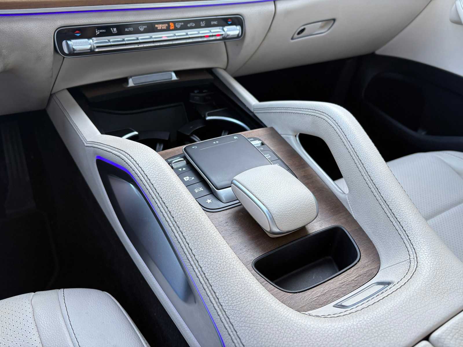 Vehicle image 16 of 23