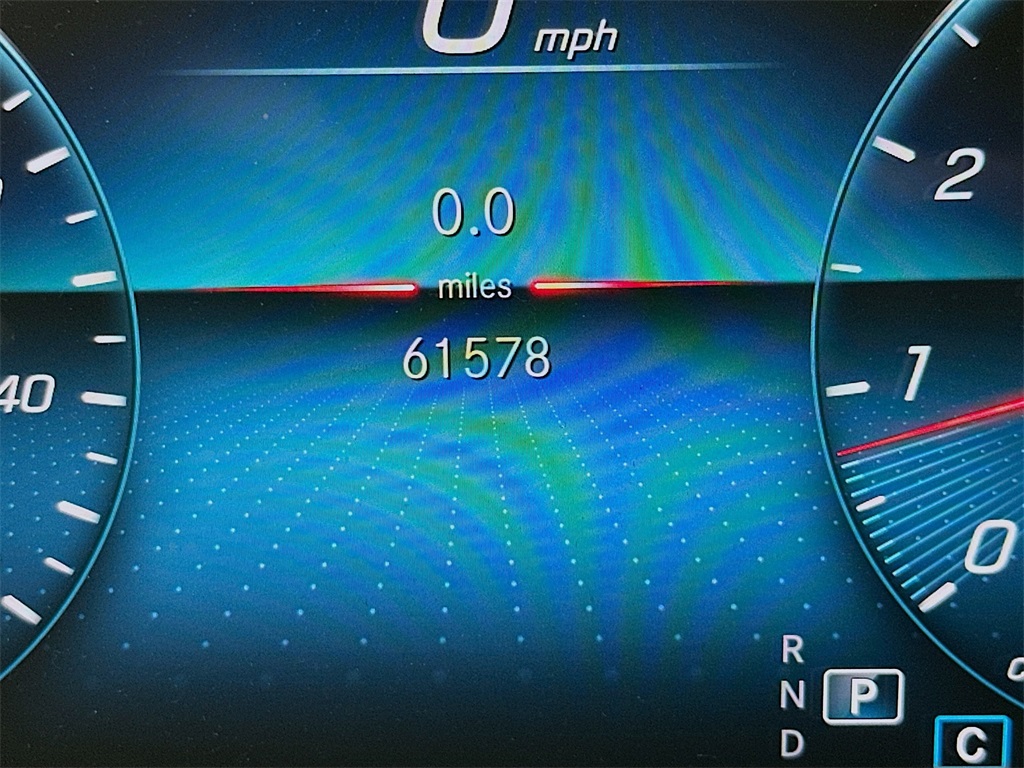 Vehicle image 22 of 34