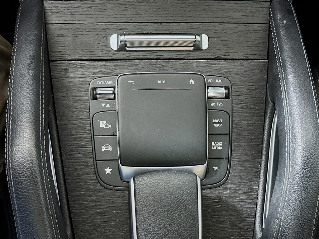 Vehicle image 29 of 34