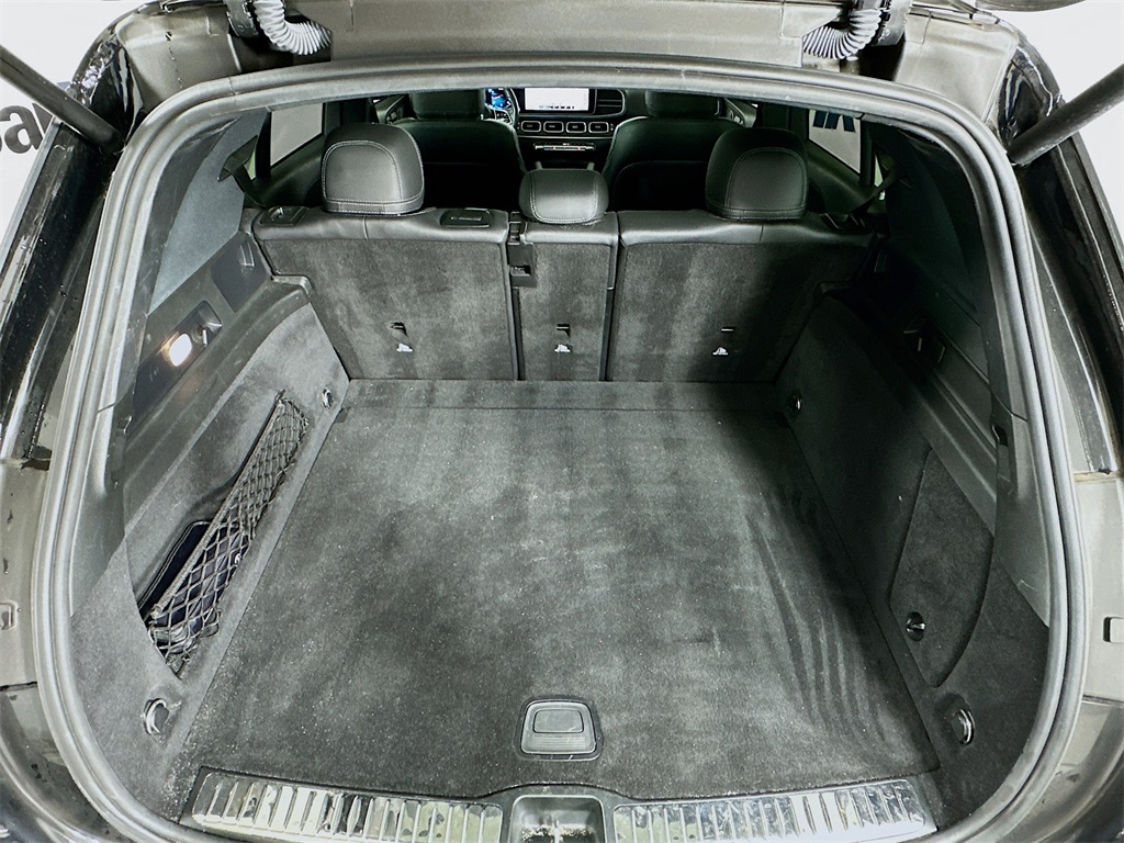 Vehicle image 11 of 34