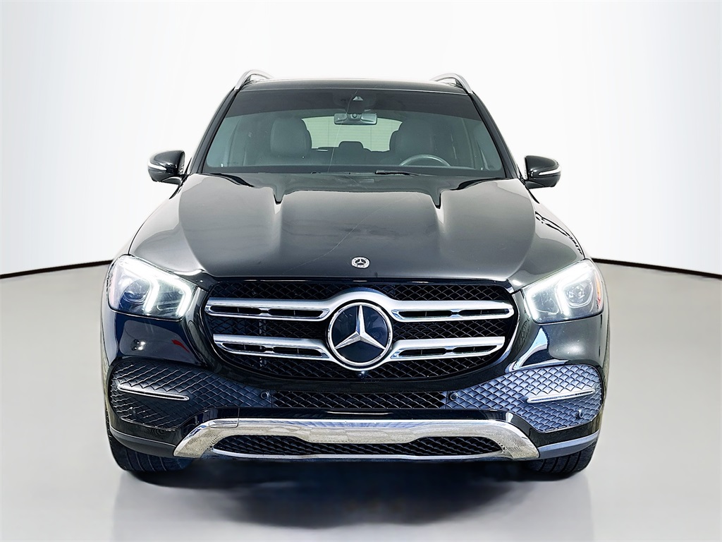 Vehicle image 2 of 34
