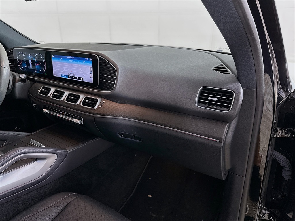Vehicle image 19 of 34