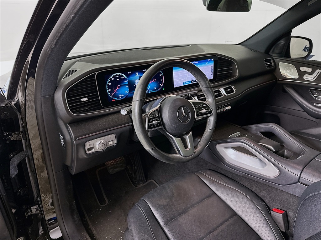 Vehicle image 17 of 34