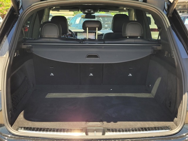 Vehicle image 9 of 32