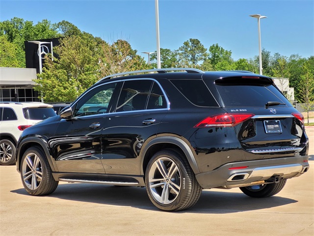 Vehicle image 7 of 32