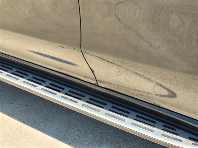 Vehicle image 12 of 32