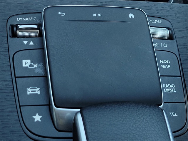 Vehicle image 20 of 32