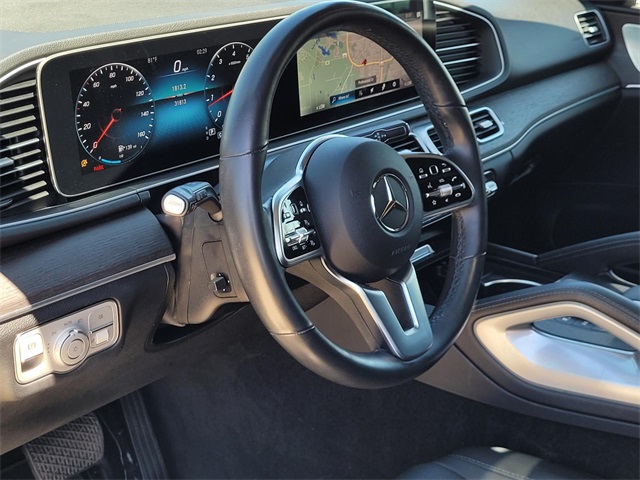 Vehicle image 26 of 32