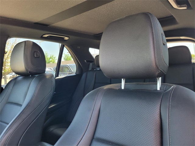 Vehicle image 27 of 32