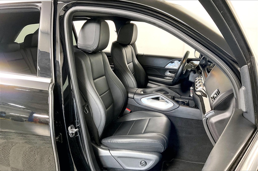 Vehicle image 7 of 29