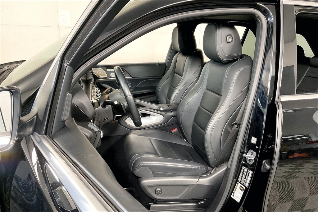 Vehicle image 23 of 29