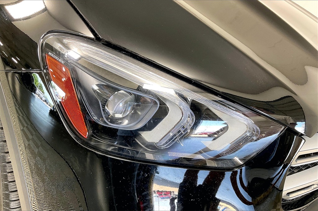 Vehicle image 26 of 29