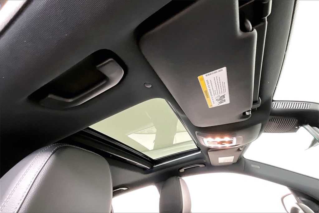 Vehicle image 20 of 29