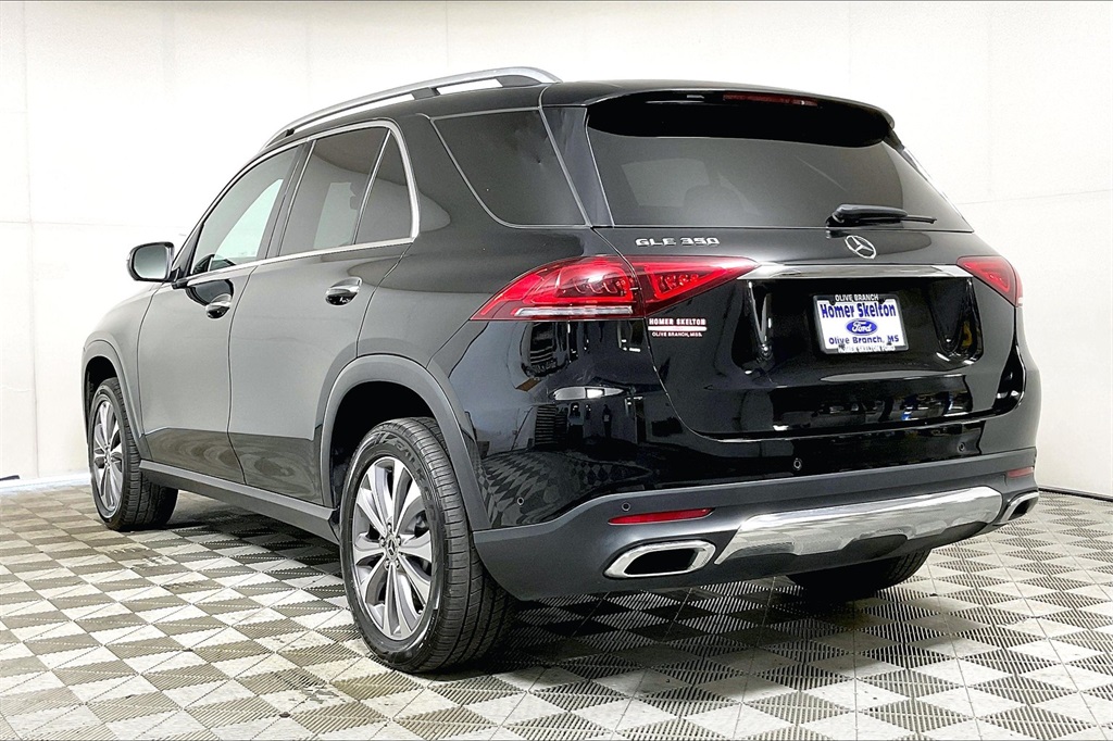 Vehicle image 10 of 29