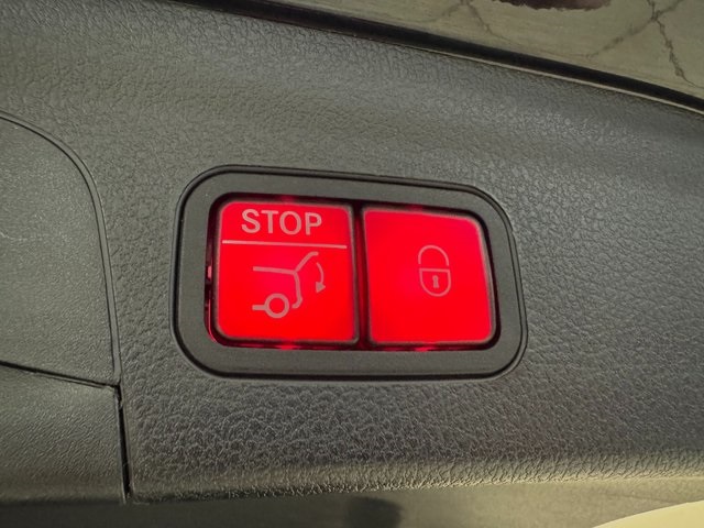 Vehicle image 23 of 28