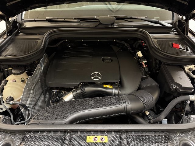 Vehicle image 26 of 28