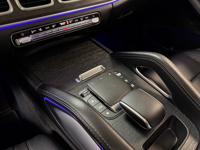 Vehicle image 17 of 28