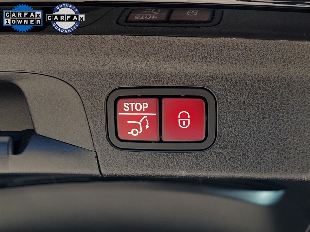 Vehicle image 37 of 40