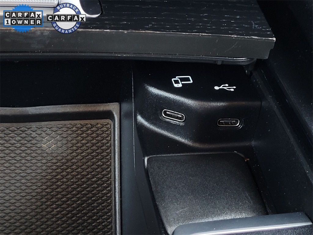 Vehicle image 35 of 40