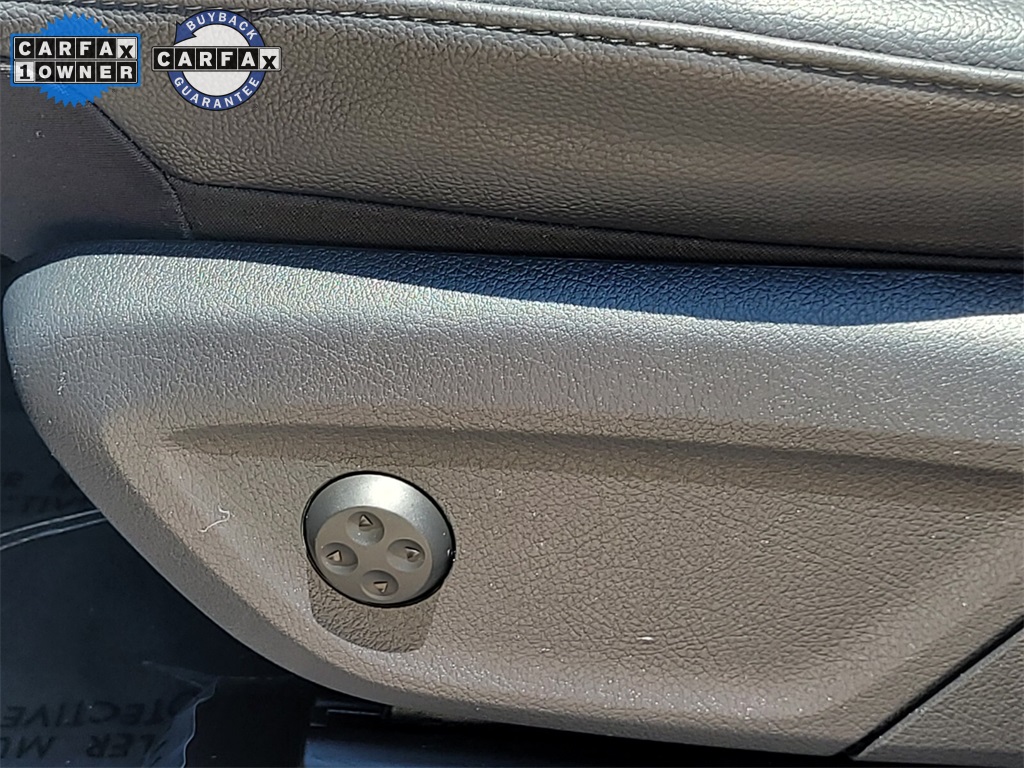 Vehicle image 28 of 40