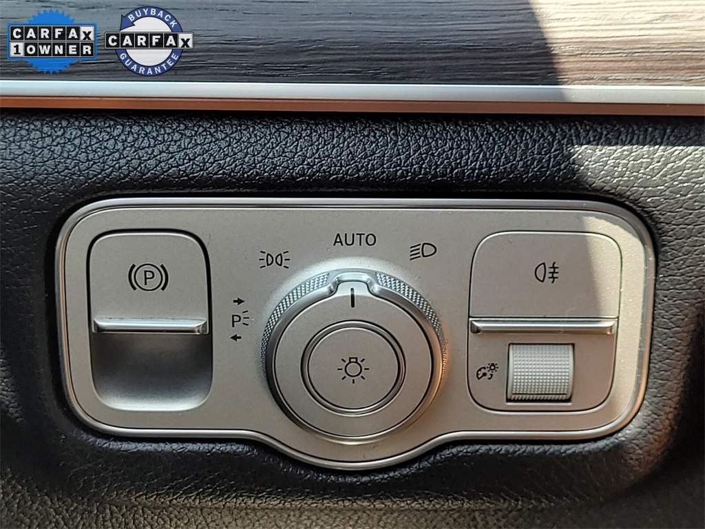 Vehicle image 24 of 40