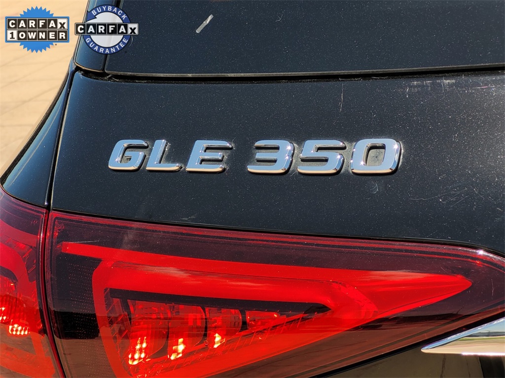 Vehicle image 38 of 40