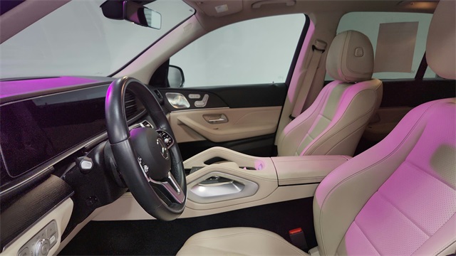 Vehicle image 17 of 26