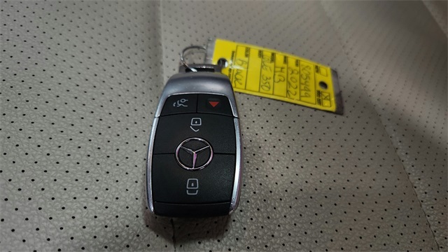 Vehicle image 15 of 26