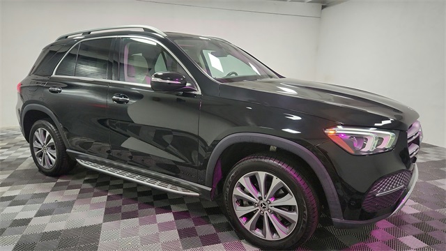 Vehicle image 4 of 26