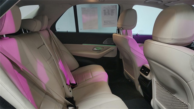 Vehicle image 22 of 26
