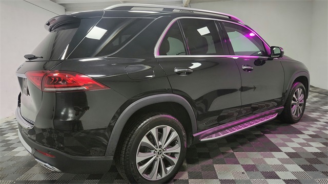 Vehicle image 7 of 26